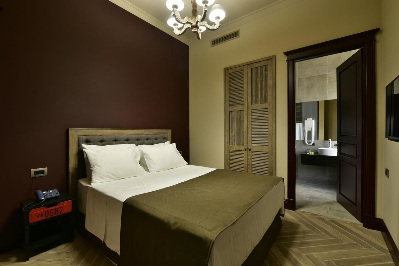 Отель Bastille Hotel Yerevan Ереван-4